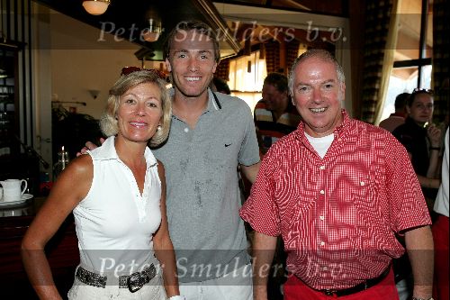 Lieren 6 september 2004
Golftournooi Ronnie Tober op de scherpenberg.
Mevr Kamminga met RFichard Witschge en Ronnie Tober