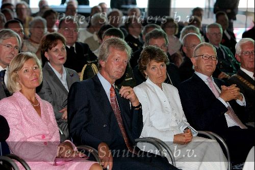 Barneveld 7 september 2004
Prinses Margriet en Pieter v Vollenhoven openen het nieuwe Politie en brandweer gebouw. Met Jan Kamminga en vrouw