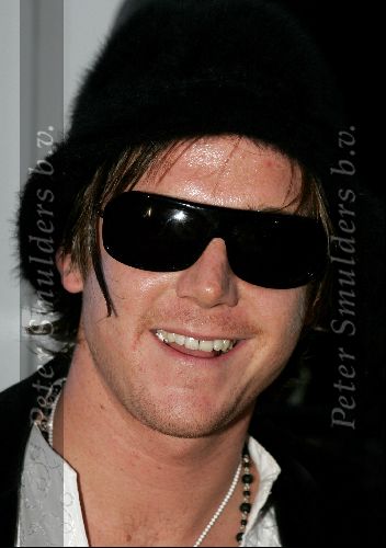 Scheveningen 13 september 2004
Premiere Cool in pathe scheveningen.
Johnny de Mol en hoedje
