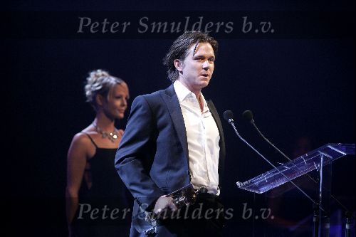 Hilversum 30 september 2004
Uitreiking Gouden beelden in studio 21
Johnny de Mol  met Chantal Janzen