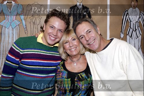 Amsterdam 22 september 2004
Presentatie Hello Dolly . 
Willeke Alberti Jos Brink en Jamai Idols