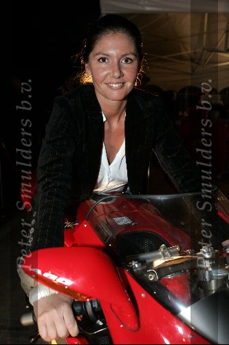 Amsterdam 14 september 2004
Feestje Vespa scooters.
Josefine v Asdonk op moter