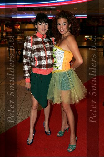 Scheveningen 13 september 2004
Premiere Cool in pathe scheveningen.
Birgit Schuurman  &   Katja Schuurman