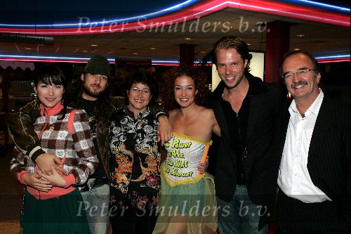 Scheveningen 13 september 2004
Premiere Cool in pathe scheveningen.
Birgit Schuurman met vriend Katja Schuurman met Thijs Romer en hun ouders
