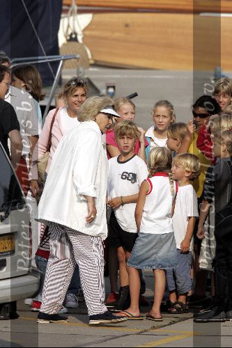 Koningin Beatrix varen met Mabel Wisse Smit Prins Friso Prins Constantijn  Prinses Laurentien Prinses Eloise en Prins Claus Cazimir
Groene Draeck