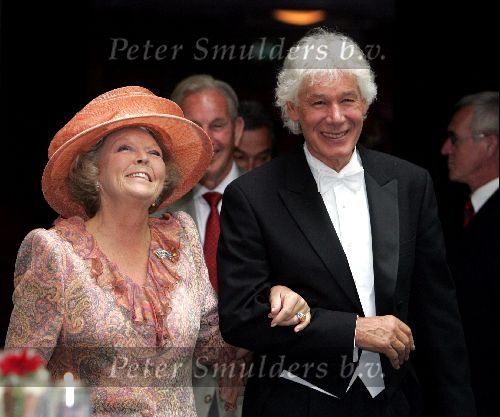 Den Haag 12 september 2004
Koningin Beatrix opent Diligentia. 
Koningin met Paul v Vliet