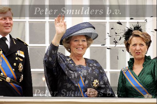 Den Haag 21 september 2004
Prinsjesdag . 
PrinsesMargriet en Prins Willem Alexander en Koningin Beatrix