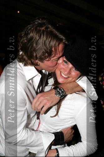 Scheveningen 13 september 2004
Premiere Cool in pathe scheveningen.
Lieke v Lexmond kussend met Jeroen