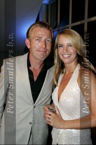 Utrecht 24 september 2004
Premiere Alice in glamourland.
Linda de Mol   en harm edens