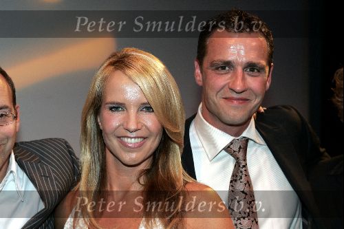 Utrecht 24 september 2004
Premiere Alice in glamourland
Linda de Mol met Chris Tates Joan Collins enAlain Levita