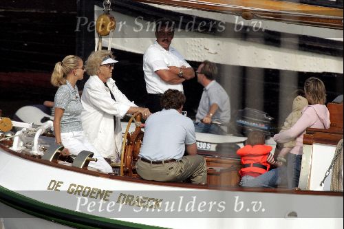 Muiden 4 september 2004
Koningin Beatrix varen met Mabel Wisse Smit Prins Friso Prins Constantijn  Prinses Laurentien Prinses Eloise en Prins Claus Cazimir
Peter Smulders bv
