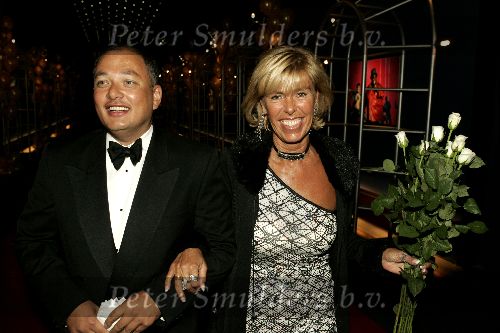 Hilversum 30 september 2004
Uitreiking Gouden beelden in studio 21
Margriet Zeegers met een vriend