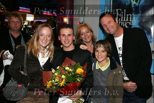 Scheveningen 13 september 2004
Premiere Cool in pathe scheveningen.
 Dave Schram Quinten Schram en Maria Peters