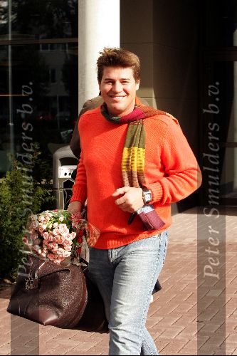 Amstelveen 24 september 2004
Martijn Krabbe verlaat het ziekenhuis met zijn dochter Michelle