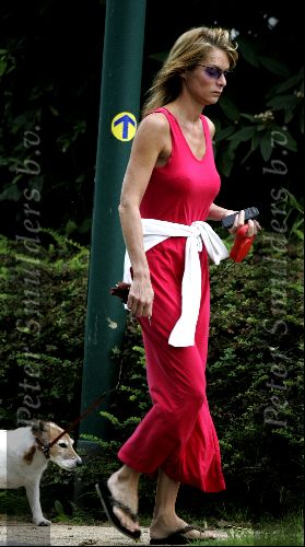 Loosdrecht 12 september 2004
Milika Peterzon met haar hond aan het wandelen