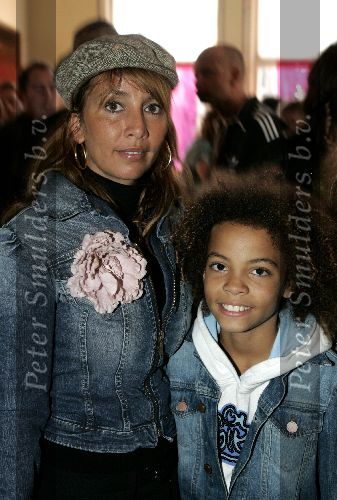Amsterdam 21 september 2004
Presentatie boek Sylvana Simons.
Nada v Nie met dochter