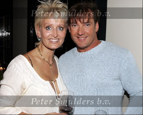 Amsterdam 21 september 2004
Presentatie wijnen Gordon in hotel Blakes.
Gerard Joling en Natasja Froger