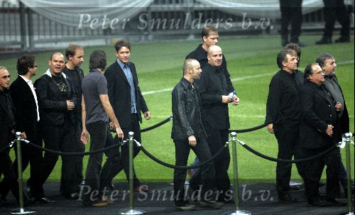 Amsterdam 27 september 2004
Afscheid Andre Hazes in de Amsterdam Arena
Paul de Leeuw Guus Meeuwis Blof en John v d Ven