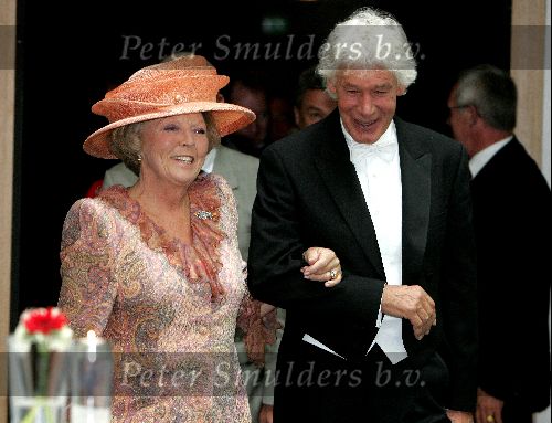 Den Haag 12 september 2004
Koningin Beatrix opent Diligentia. 
Koningin met Paul v Vliet