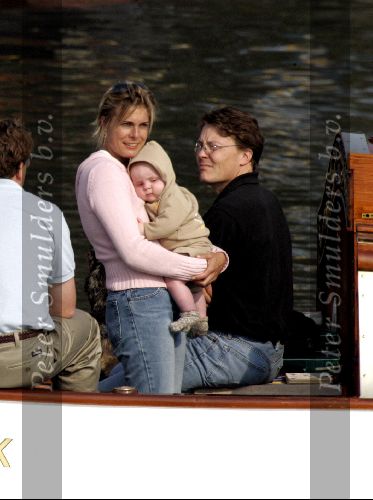 Muiden 4 september 2004
Koningin Beatrix varen met Mabel Wisse Smit Prins Friso Prins Constantijn  Prinses Laurentien Prinses Eloise en Prins Claus Cazimir
