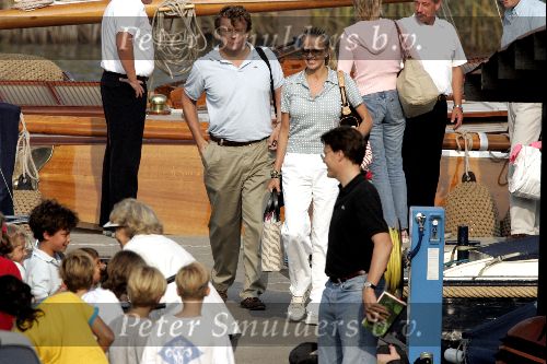 Muiden 4 september 2004
Koningin Beatrix varen met Mabel Wisse Smit Prins Friso Prins Constantijn  Prinses Laurentien Prinses Eloise en Prins Claus Cazimir op Groene Draeck