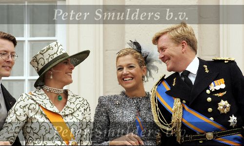 Den Haag 21 september 2004
Prinsjesdag 2004 
Prinses Laurentien Maxima en Prins Willem Alexander op bordes paleis Noordeinde