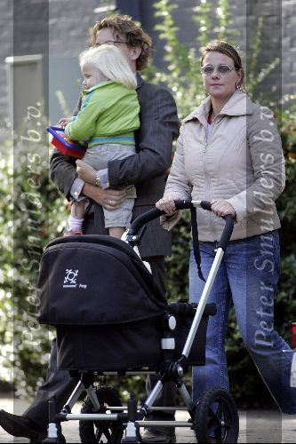 Amsterdam 14 september 2004
Prins Bernhard jr met Isabelle en Prinses Annette achter de kinderwagen.