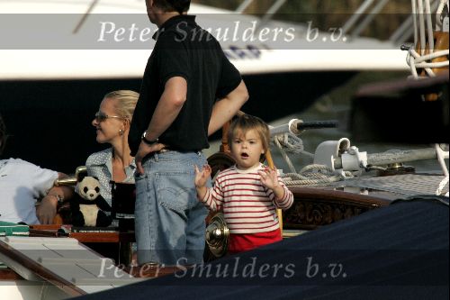 Muiden 4 september 2004
Koningin Beatrix varen met Mabel Wisse Smit Prins Friso Prins Constantijn  Prinses Laurentien Prinses Eloise en Prins Claus Cazimir op Groene Draeck