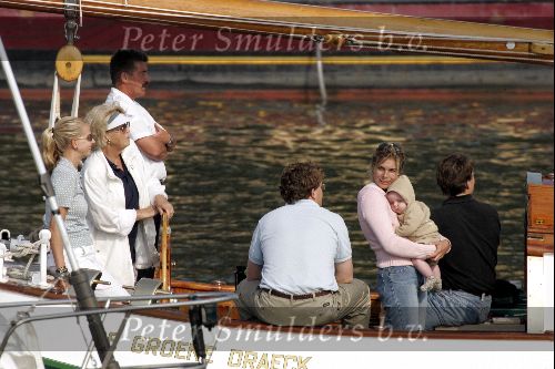 Muiden 4 september 2004
Koningin Beatrix varen met Mabel Wisse Smit Prins Friso Prins Constantijn  Prinses Laurentien Prinses Eloise en Prins Claus Cazimir op  Groene Draeck