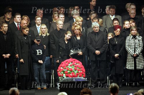 Amsterdam 27 september 2004
Afscheid Andre Hazes in de Amsterdam Arena
Rachel hazes met Andre en Roxanne en ouders