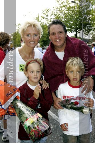 Zaandam 19 september 2004
Dam tot Dam Loop. Rene Froger met Natasja en Didier en Maxim