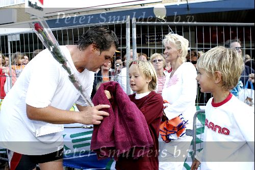 Zaandam 19 september 2004
Dam tot Dam Loop. Rene Froger met Natasja en Didier en Maxim.
