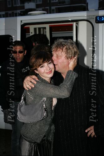 Scheveningen 13 september 2004
Premiere Cool in pathe scheveningen.
Tara Elders met Theo v Gogh