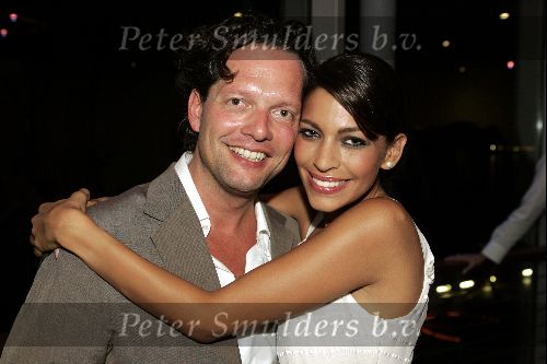 Monaco 10 september 2004
Modeshow Monique Collignon in Grimaldi. 
Touriya met Guido den Aantrekker