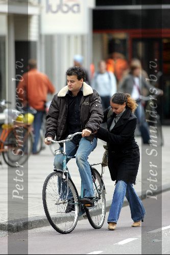 Amsterdam 18 september 2004
Wilfred Genee met vriendin op de fiets