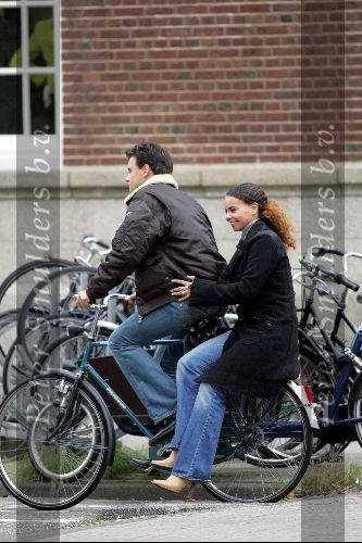 Amsterdam 18 september 2004
Wilfred Genee met vriendin op de fiets