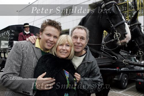 Amsterdam 22 september 2004
Presentatie Hello Dolly .  ]
Jamai Idols  Willeke Alberti en Jos Brink