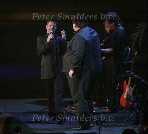 Amsterdam 27 september 2004
Afscheid Andre Hazes in de Amsterdam Arena
Wolter Kroes en Peter Beense