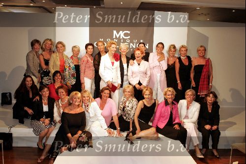 Monaco 10 september 2004
Modeshow Monique Collignon in Grimaldi. 
oa Kitty Leeser Anita de Kraa en fam v d Valk.