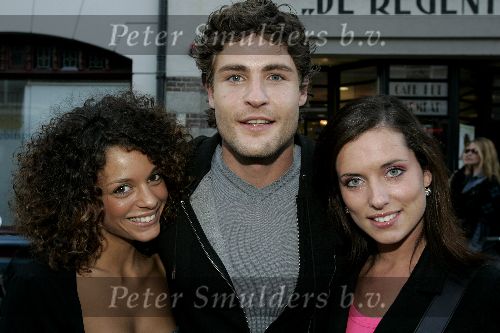 Den Haag 18 september 2005
Premiere Caveman met Winston Post.
Aukje v Ginneken met Koert Jan de Bruijn en Fajah Lourens
