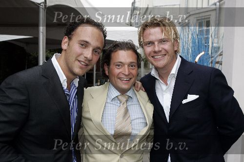 Amsterdam 10 september 2005
Feestje van Suit supply en Ralph de Vries . Ossehaasparty.
Ralph de Vries en Bastiaan Ragas.