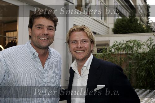 Amsterdam 10 september 2005
Feestje van Suit supply en Ralph de Vries . Ossehaasparty.
Reinout Oerlemans en Bastiaan Ragas.