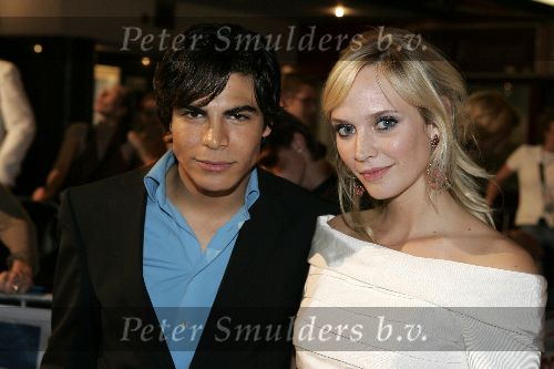 Amsterdam 4 september 2005
Premiere Schnitzel paradijs in city theater.
Bracha v Doesburgh met Mounir Valentyn