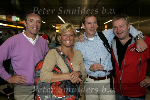 Schiphol 19 september 2005
Caroline Tensen vertrekt naar kilimajaro met 3 heren Hans Robert en Titus Kramer.