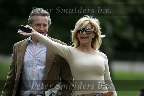 Amsterdam 17 september 2005
Hans Breukhoven en Connie Breukhoven verliefd in het vondelpark
