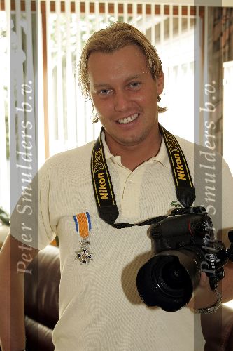 Amsterdam 9 september 2005
Dennis v Tellingen met koninklijke onderscheiding van iemand anders