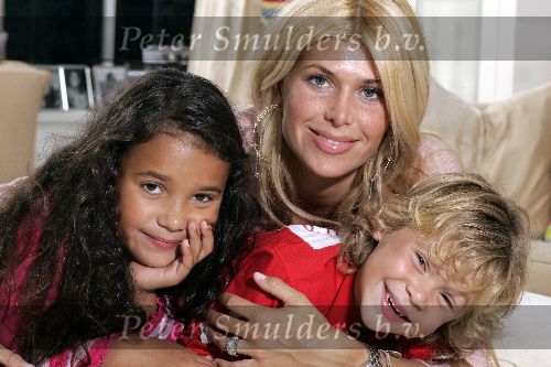 Amsterdam 26 september 2005
Estelle Gullit met haar kinderen Maxim en Joelle