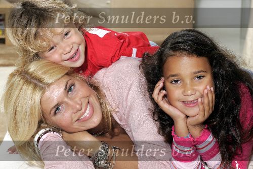 Amsterdam 26 september 2005
Estelle Gullit met haar kinderen Maxim en Joelle
