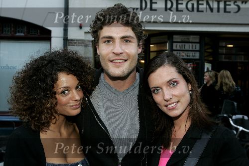 Den Haag 18 september 2005
Premiere Caveman met Winston Post.
Aukje v Ginneken met Koert Jan de Bruijn en Fajah Lourens