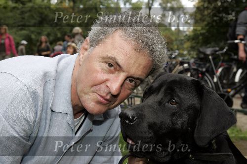 Amsterdam 24 september 2005
Demonstratieloop voor honden los in het vondelpark.
Huub Stapel met  Nero